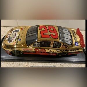 Kevin Harvick #29 GM Goodwrench 01 Monte Carlo RFO 1:24 24k Gold Plated rookie